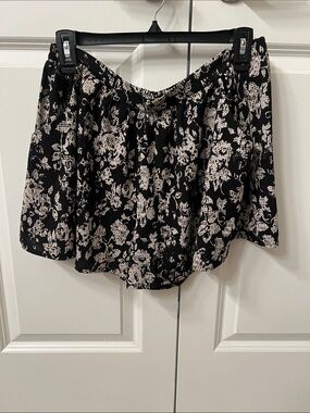 Black + Cream Flowy Floral Shorts